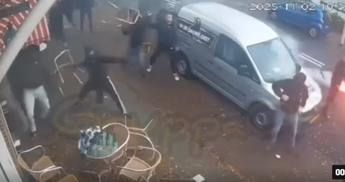 Bizarre veldslag: PEC-hooligans vallen Heracles-fans aan, ook kinderen in café