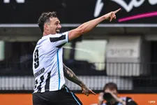 Thumbnail for article: Hattrickheld Hornkamp na krankzinnige middag: 'Ook met Sibum hadden we dit gekund'