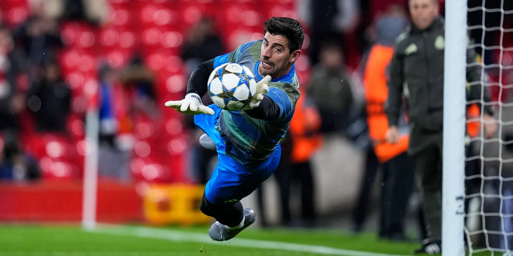 Courtois geloofd na bizar optreden op Anfield