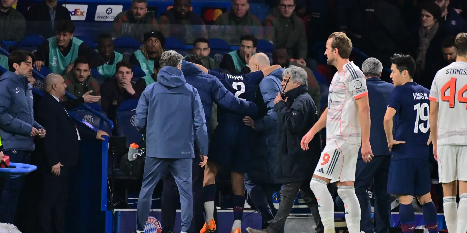 Bayern München wint vijftiende wedstrijd op rij tegen PSG