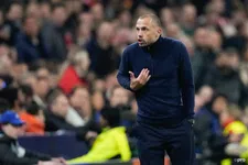 Thumbnail for article: Heitinga positief over spel Ajax: 'Geflatteerd, je zat er zelf lekker in'