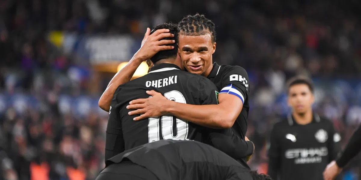 'Aké verlaat Man City mogelijk vanwege WK: drie clubs, vraagprijs bekend'