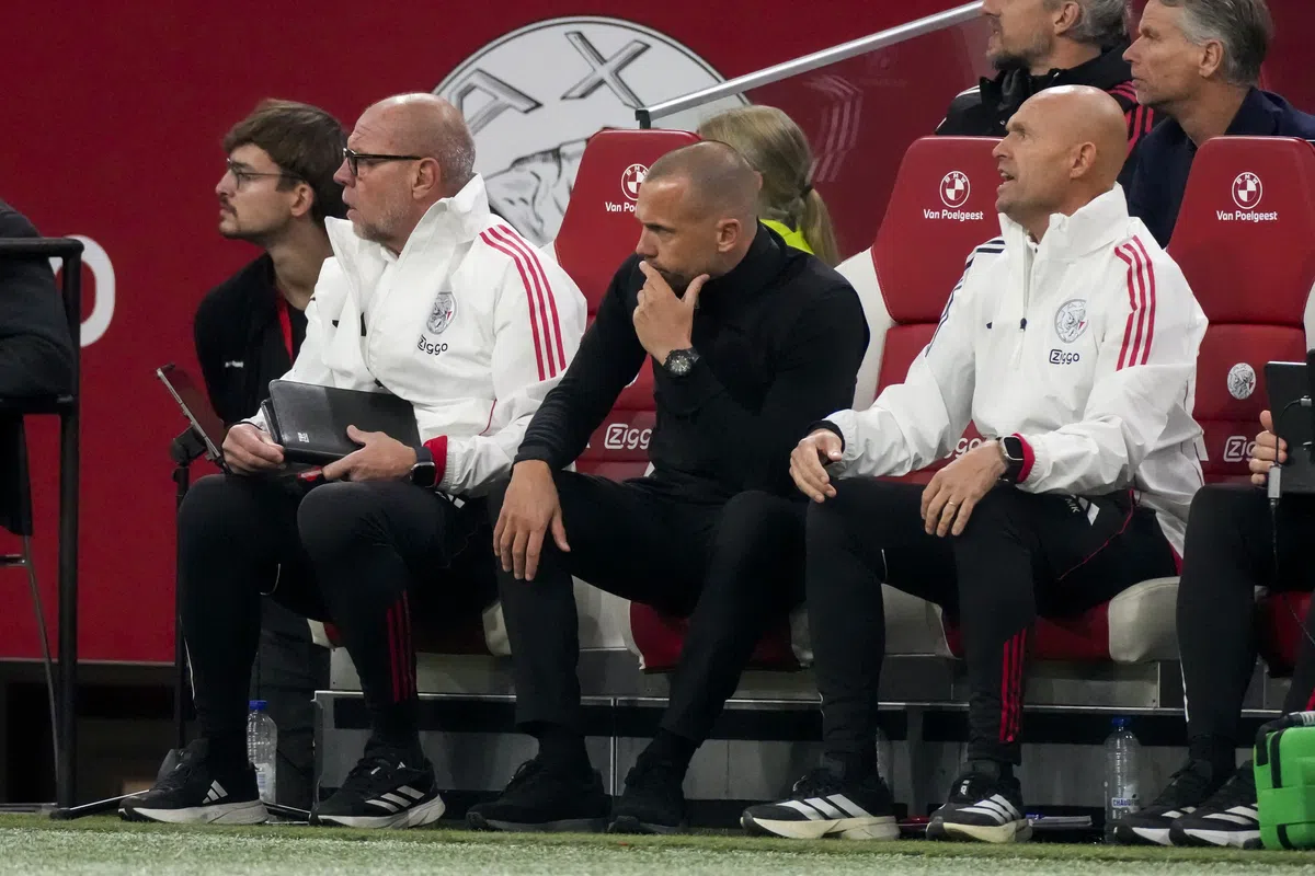 Perez fileert Ajax-assistent: 'Het is een gênante bedoeling hoe hij zich gedraagt'