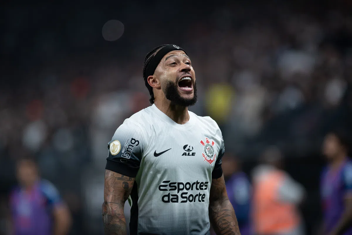 'Memphis weigert Corinthians-voorstel: spits wil absoluut niet weg uit hotelsuite'