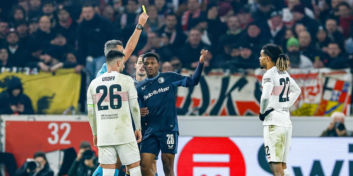 Boulahrouz geniet van slimmigheidje Read: 'Als hij langer wacht is het rood'