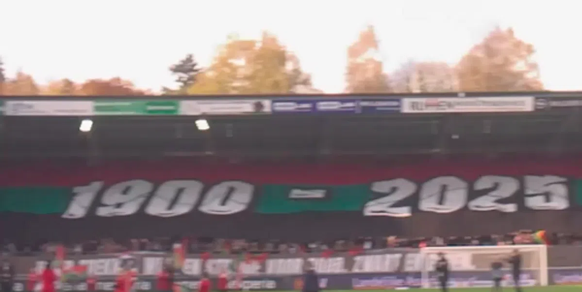 Heerlijke sfeeractie in Gofferstadion: NEC viert 125-jarig bestaan met groot doek