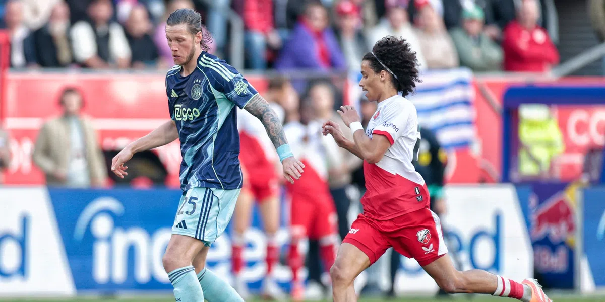 Zechiël reageert op Weghorst-post van ESPN: 'Mijn voet is nog steeds blauw'