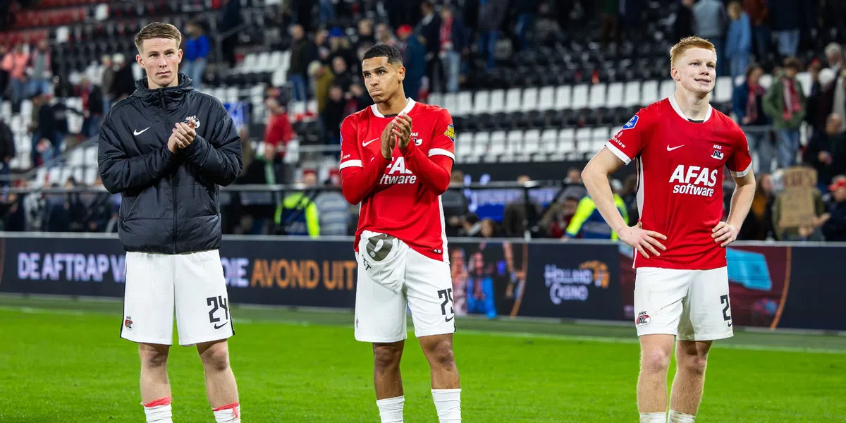 'Vijf keer zo goed' PSV maakt gehakt van AZ: 'Ze speelden voetvolley met ons'