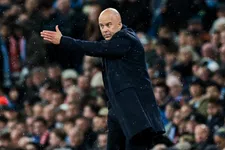 Thumbnail for article: Engelse media sparen Slot niet na Liverpool-echec: 'Ontslag kan gebeuren'