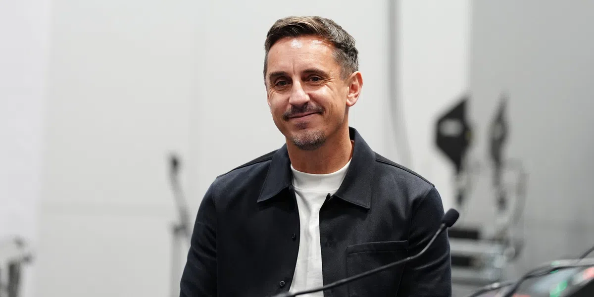 Neville schrikt zich rot van topaanwinst Slot: 'Zag eruit als een klein jongetje'