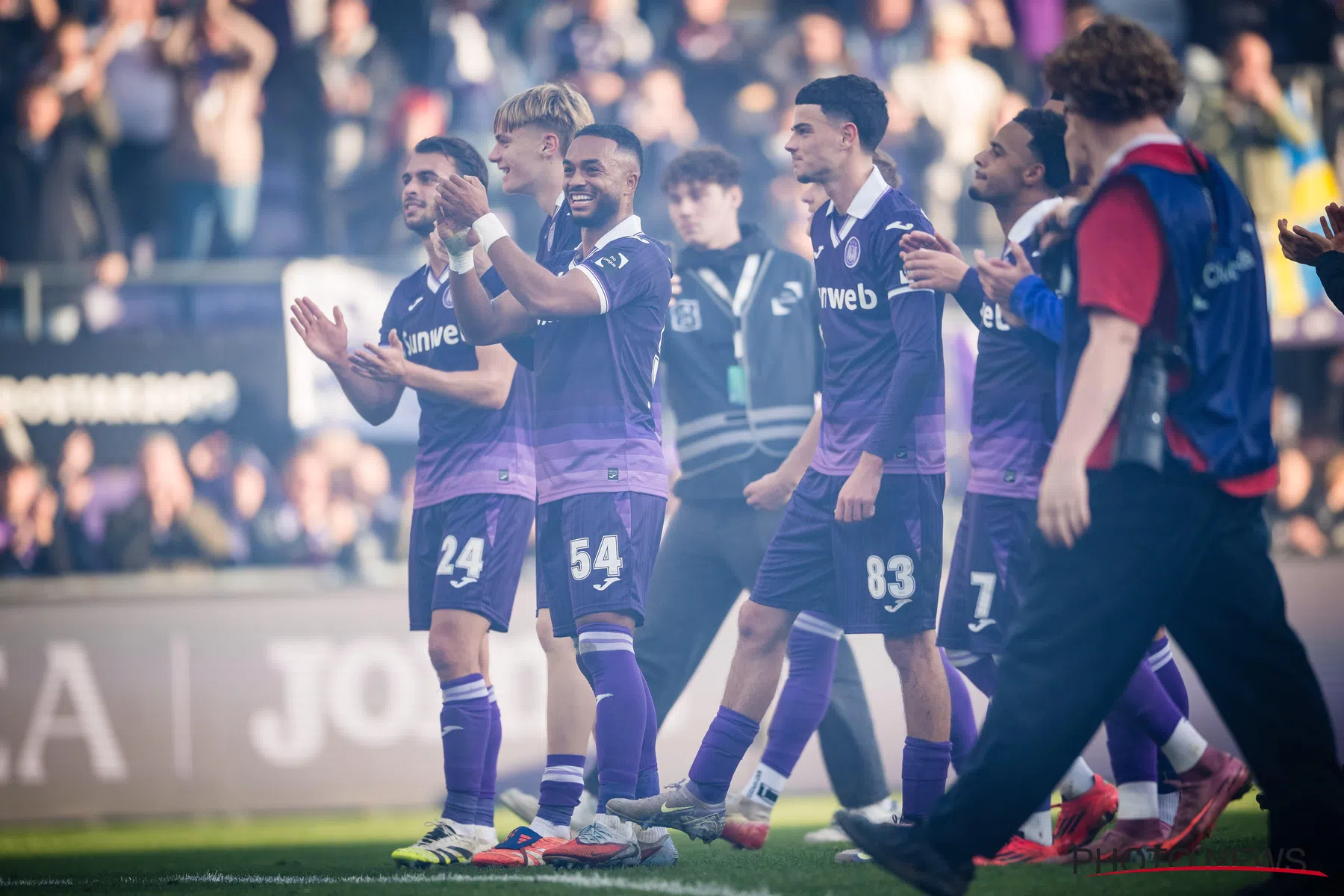 Hein Vanhaezebrouck trapt op rem rond lichte euforie Anderlecht