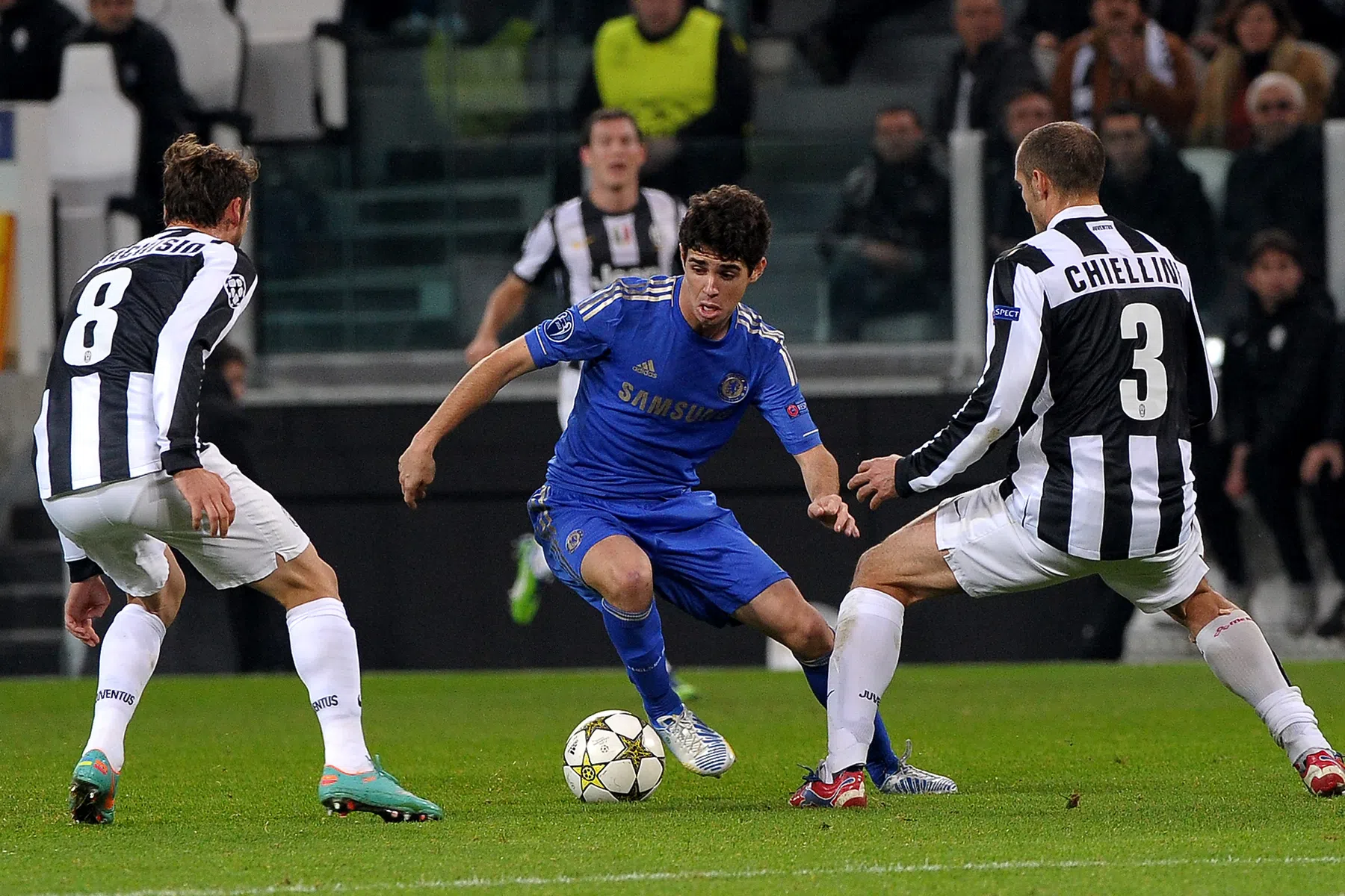 Voormalig Chelsea-speler Oscar moet verplicht stoppen