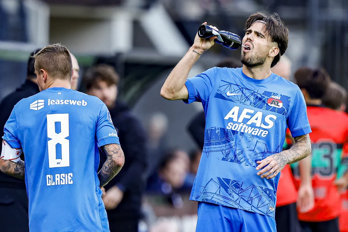 Enorme domper voor AZ: vaste waarde staat maanden aan de kant met enkelblessure