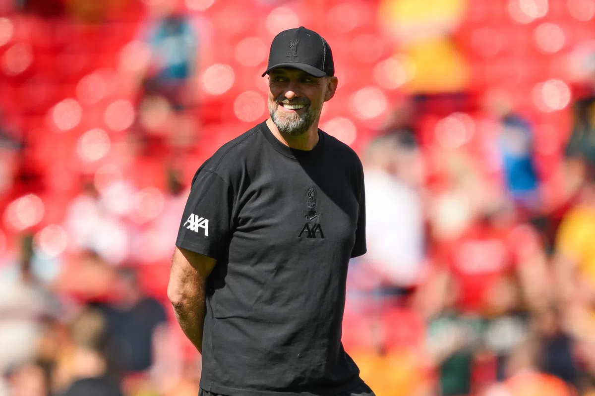 Klopp maakt opvallende rentree in het voetbal: 'Het begint weer te kriebelen'