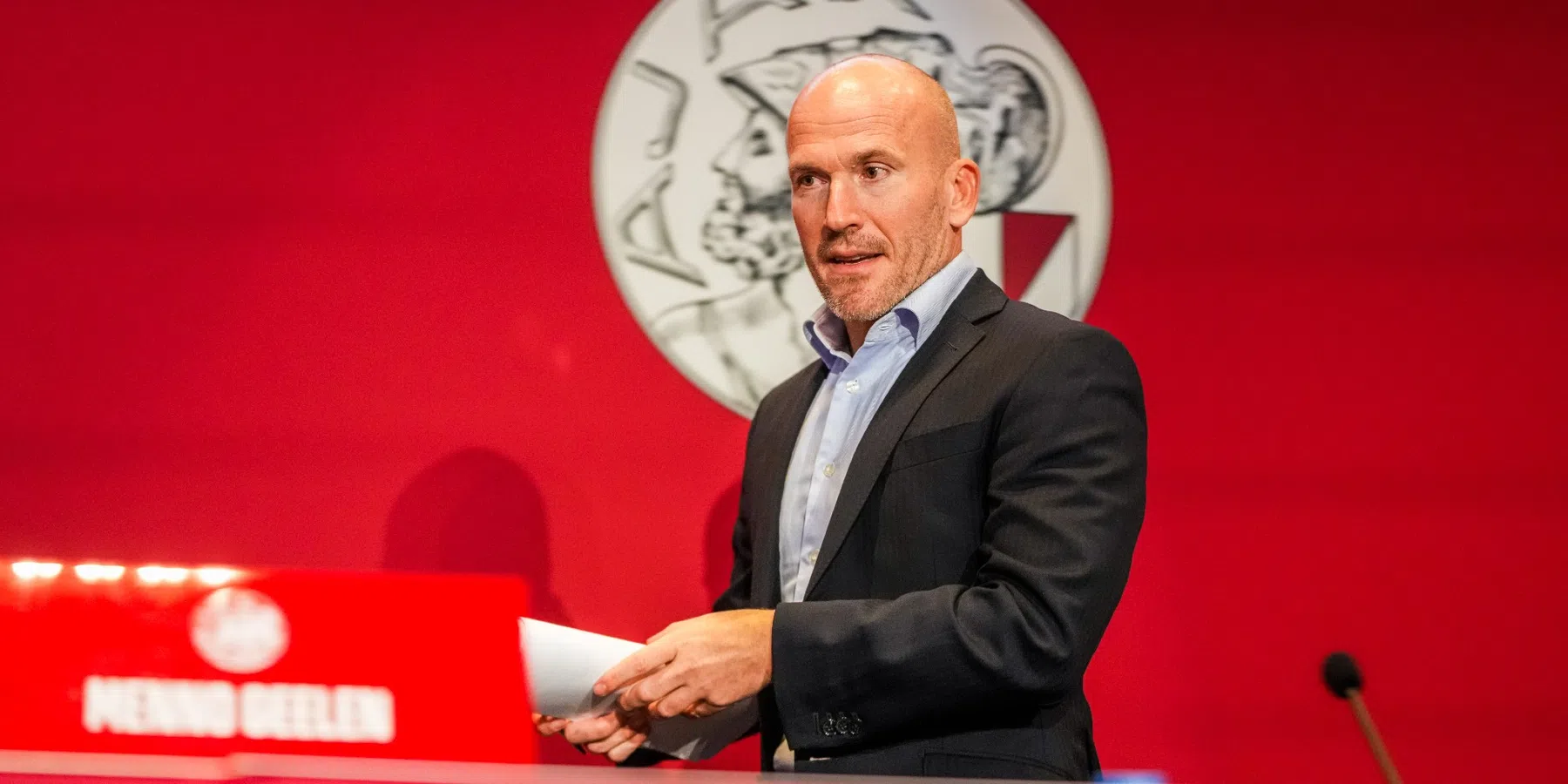 Harde kern Ajax tegengesproken: ga niet van de beurs af