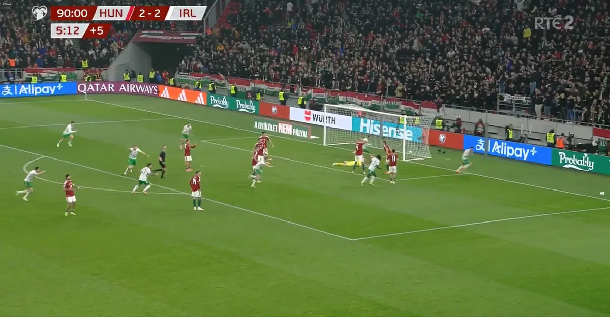 Ierse commentatoren gaan helemaal los na goal Parrott: 'Ik heb geen stem meer!'