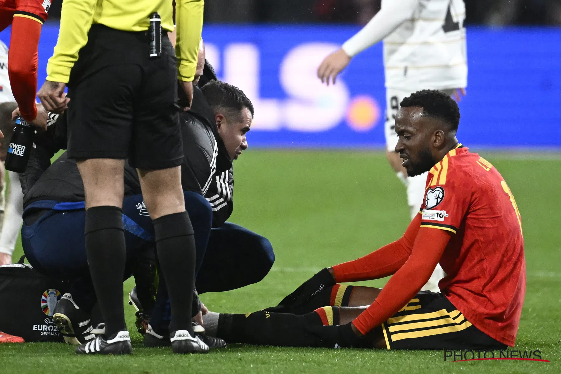 Dodi Lukebakio mist Ajax - Benfica na enkelbreuk bij België
