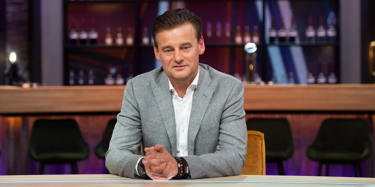 Genee leest 'geheim' appje van Dick Advocaat voor: 'Hij stuurt net terug...'