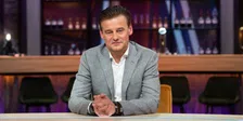 Thumbnail for article: Genee leest 'geheim' appje van Dick Advocaat voor: 'Hij stuurt net terug...'