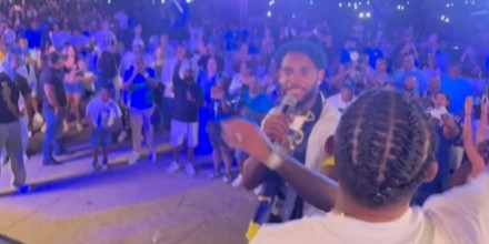 Uitzinnige beelden: selectie Curaçao als helden onthaald bij thuiskomst