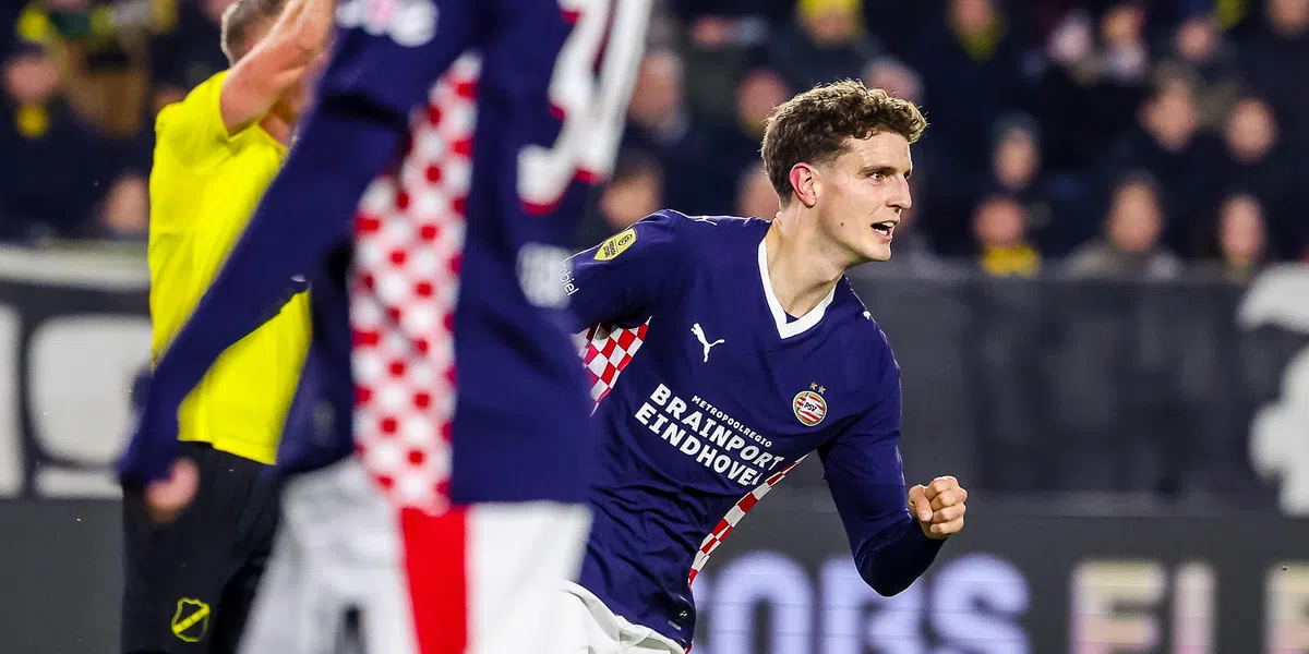 Teleurstellend PSV overleeft NAC-stormen en pakt alsnog de volle buit in Breda