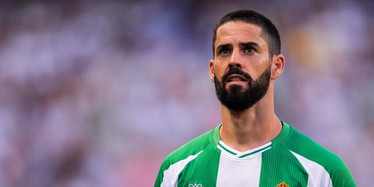 Betis maakt contractverlenging van spelmaker op grandioze wijze bekend aan publiek