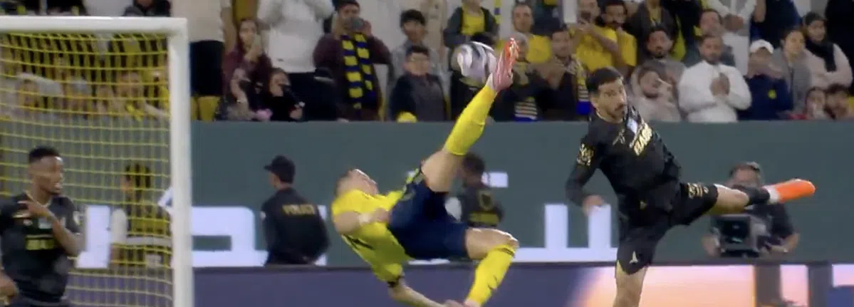 Ronaldo scoort omhaal in slotseconde, flashbacks naar 2018