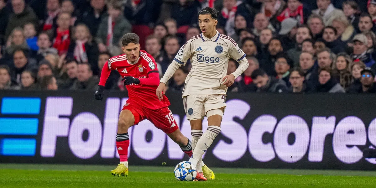 LIVE: Ajax met zelfde elf spelers begonnen aan tweede helft tegen Benfica