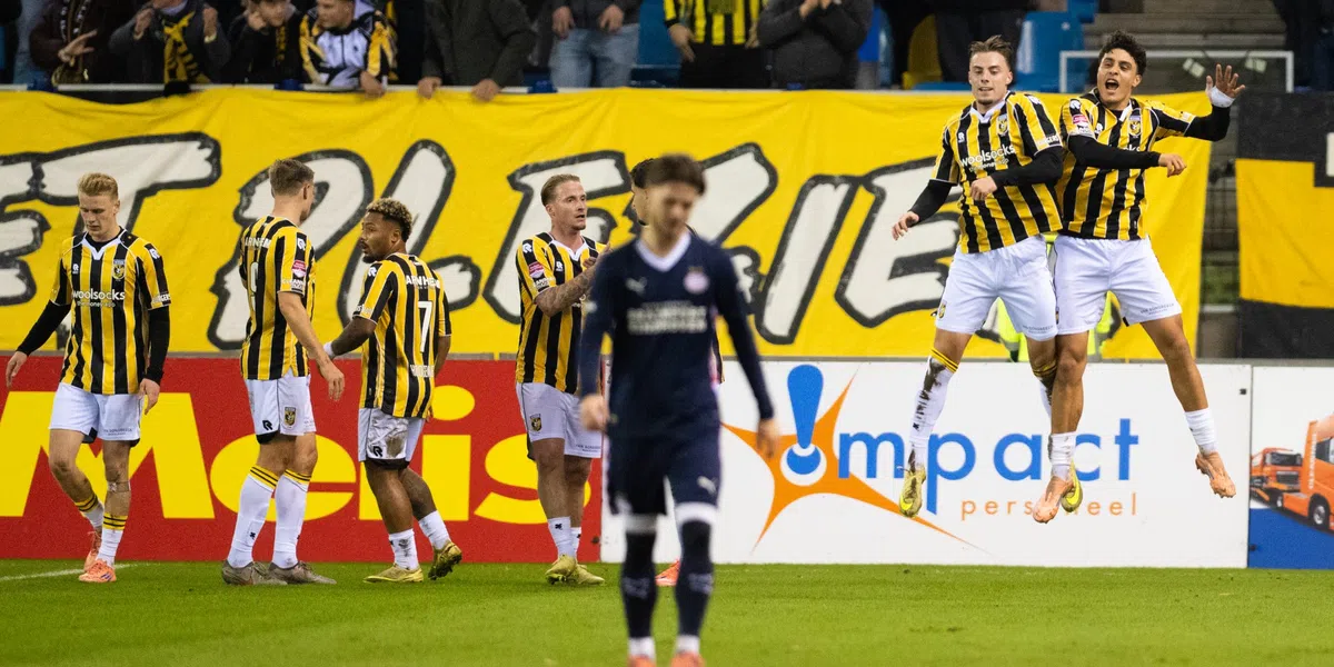 ADO boekt benauwde zege in KKD, Vitesse draagt laatste plek over aan Jong Ajax