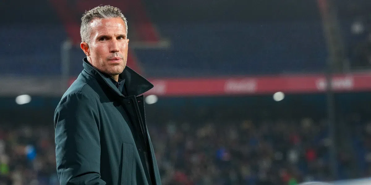 Van Persie duidelijk: 'In feite doet hij best veel goed, tot het strafschopgebied'