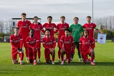 Thumbnail for article: Update: AZ maakt bijzondere contractverlenging bekend en is topclubs te slim af