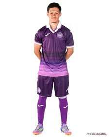 Thumbnail for article: Na maandenlang blessureleed viert Sternal terugkeer bij RSC Anderlecht: "Het was moeilijk"