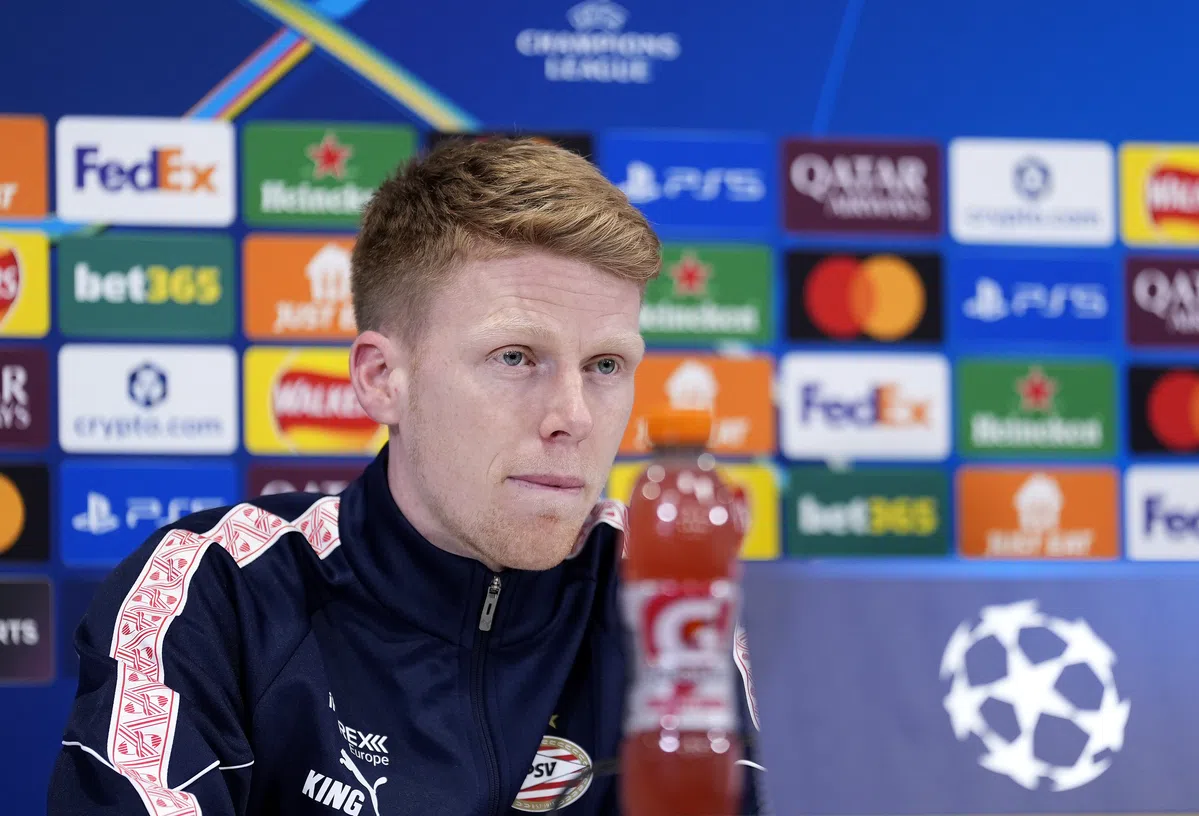 Schouten eerlijk over penaltymoment: 'Ik gaf hem een duwtje'