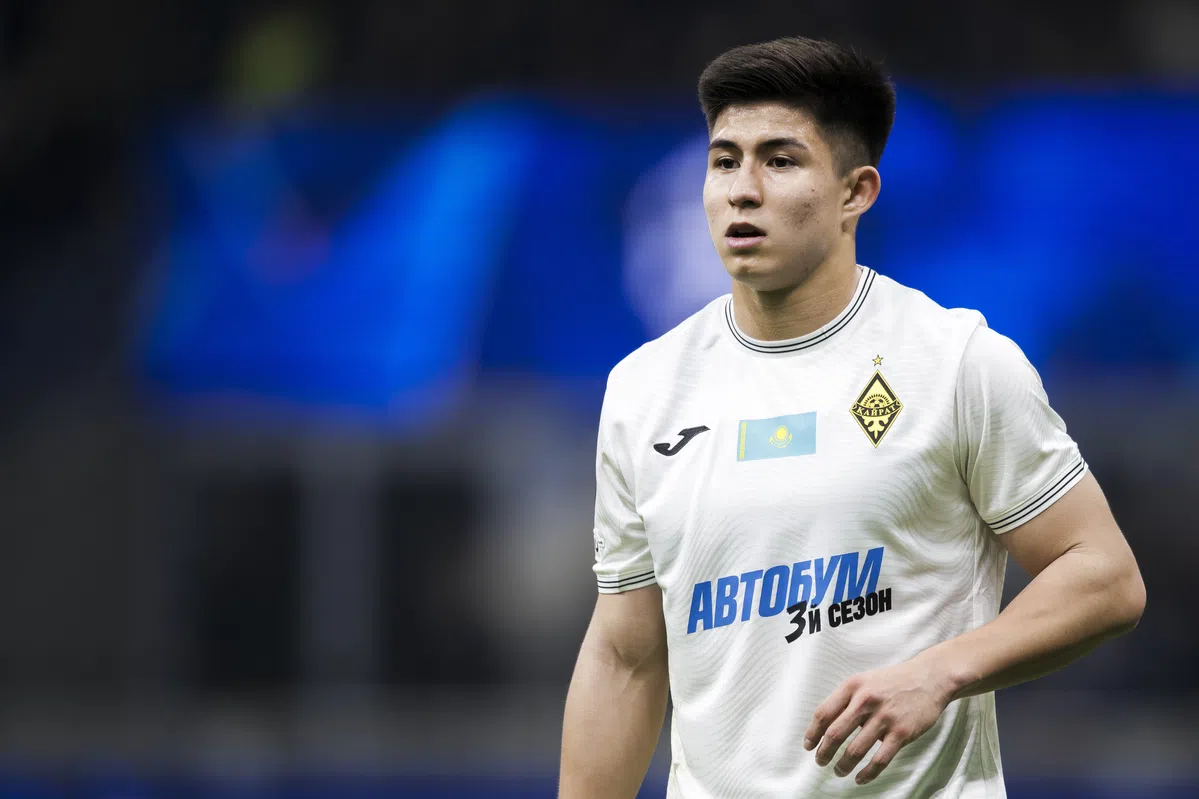 Fans Kairat krijgen heldenontvangst in Kopenhagen na indrukwekkende reis