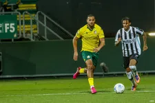 Thumbnail for article: Ihattaren uitgesproken bij Fortuna: 'Iedereen zijn eigen BV, dit is klote'