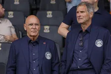 Thumbnail for article: 'Ajax zet vol in op Cruijff en zet Blind-vervanger aan onderhandelingstafel'