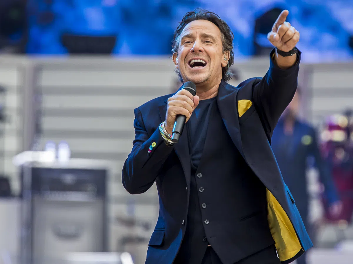 Verrassend: Marco Borsato duikt plots op bij Europese uitwedstrijd van AZ