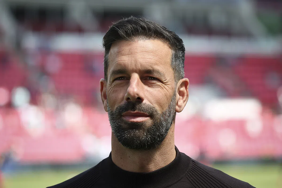 Van Nistelrooij sluit terugkeer als trainer bij oude club niet uit