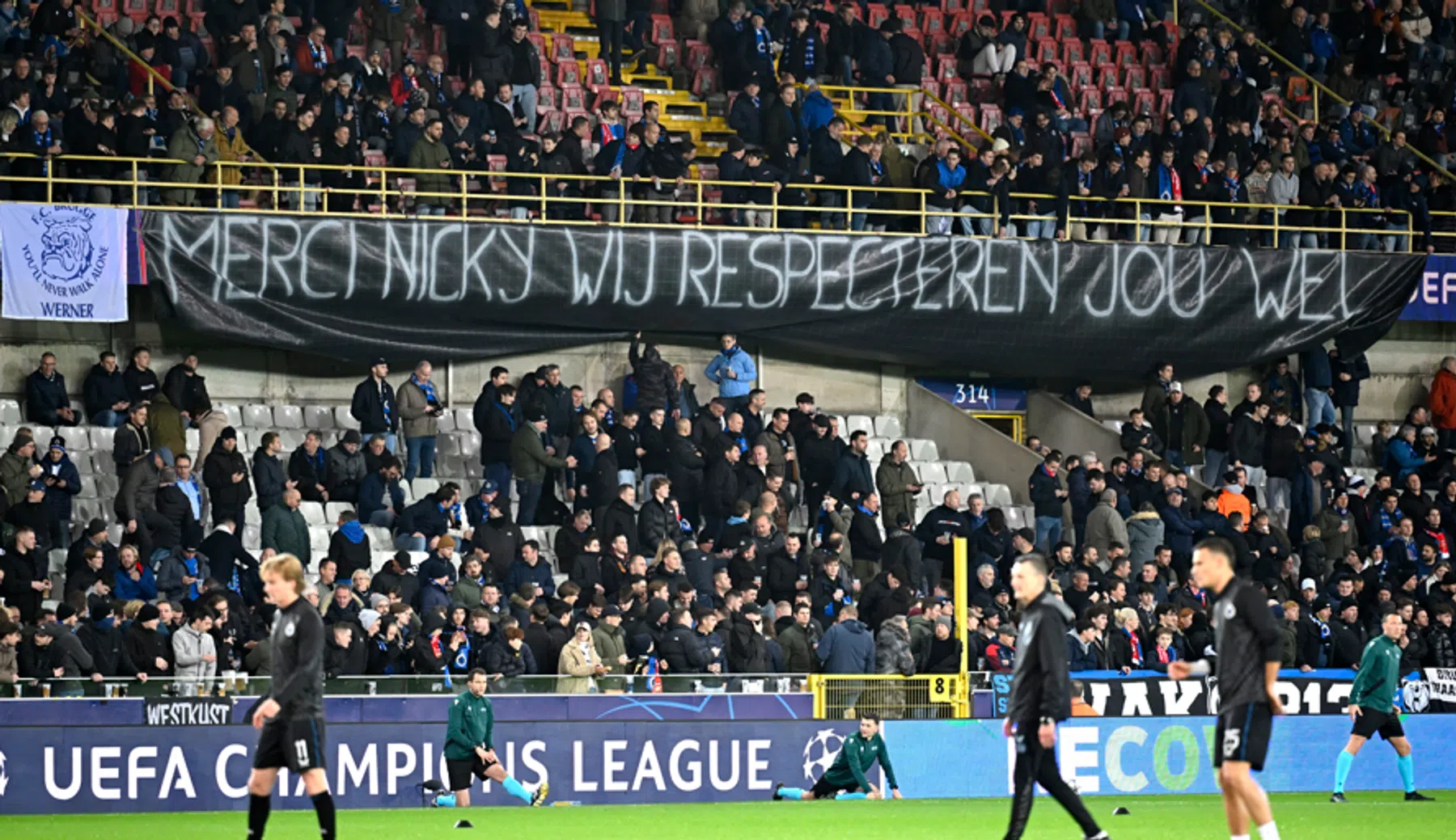 Club Brugge-fans eren Hayen: 'Merci Nicky, wij respecteren jou wel'