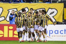 Thumbnail for article: Wangedrag Vitesse-fans overschaduwt nieuwe nederlaag in Den Bosch