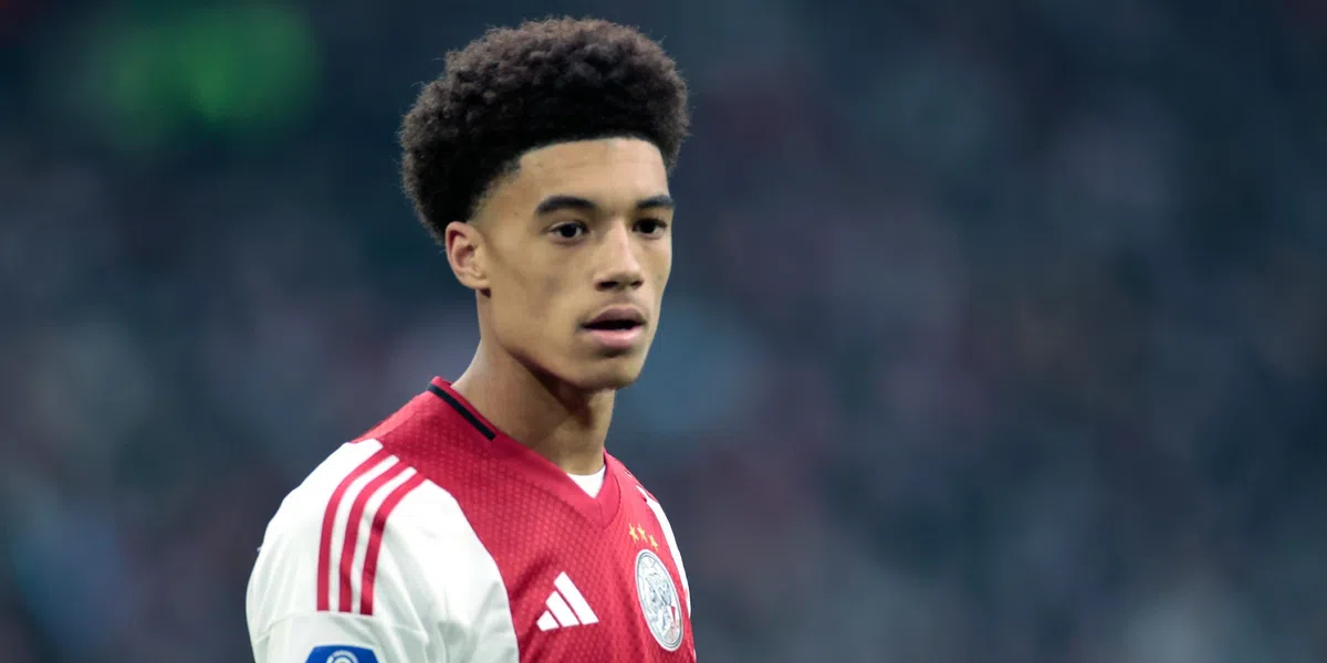 Ajax maakt contractverlenging wereldkundig: 'Speler met enorm potentieel'