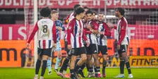 Thumbnail for article: 'Tegen Ajax is dit niet een hele zware nederlaag, je moet hier van genieten'