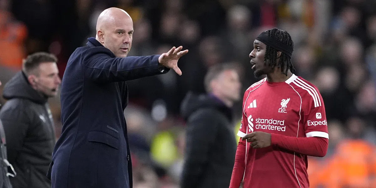 Egypte-fans laten tijdens Afrika Cup plots spandoek zien met boodschap voor Slot