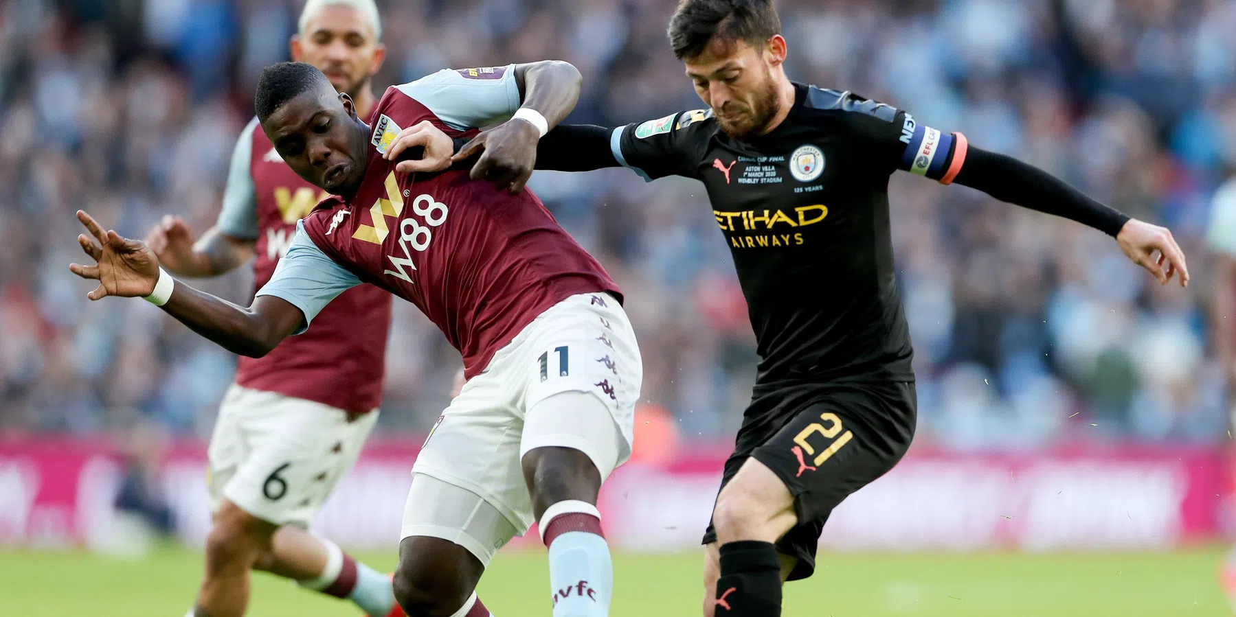 Speler speelt voor doelman tijdens Afrika Cup en maakt hands