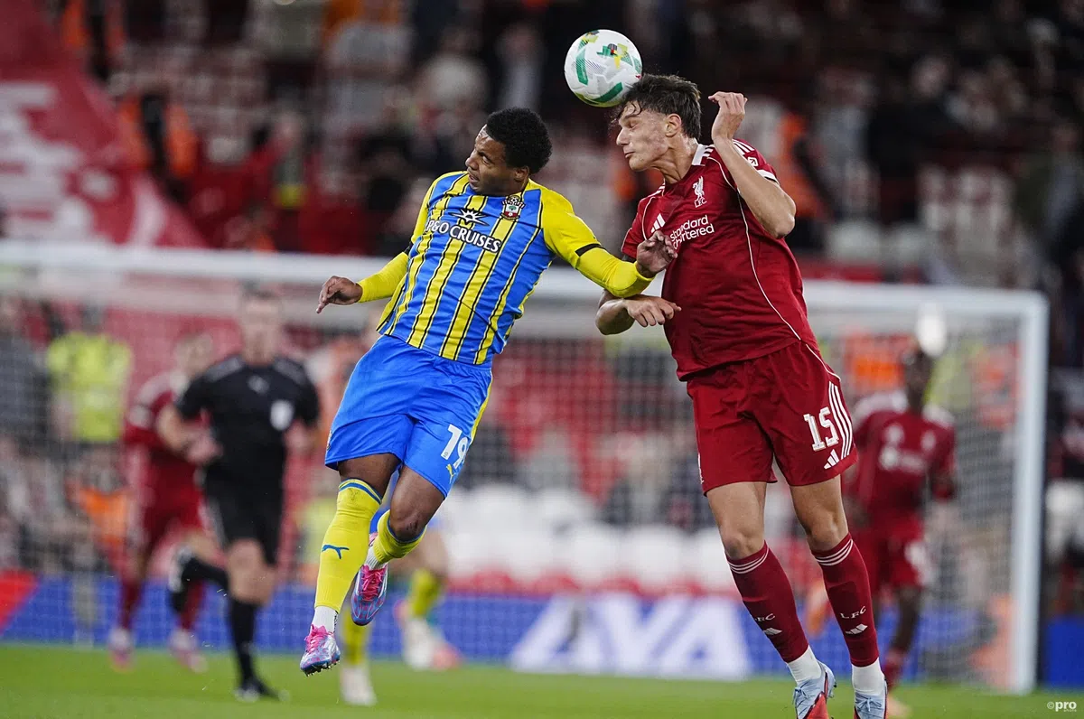 Virgil van Dijk leeft mee met teamgenoot: 'Hij belde me direct, een echte captain'