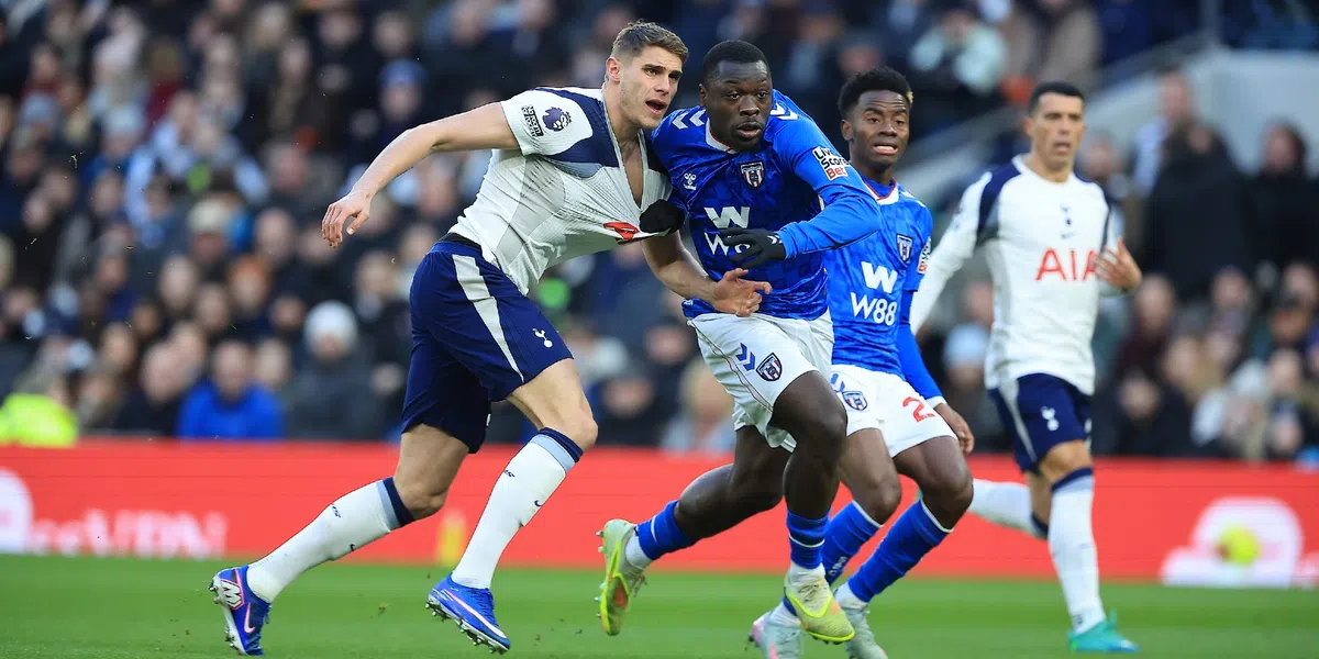 Engelse pers wéér lyrisch over 'briljante' Nederlander: 'Hij is hét aanspeelpunt'