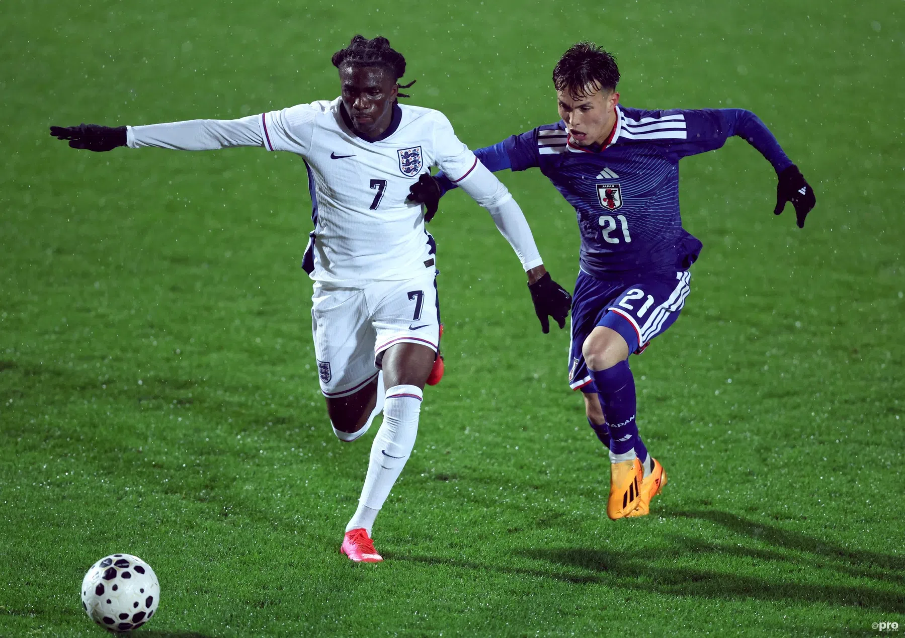 Almere City huurt Japanner Niko Takahashi