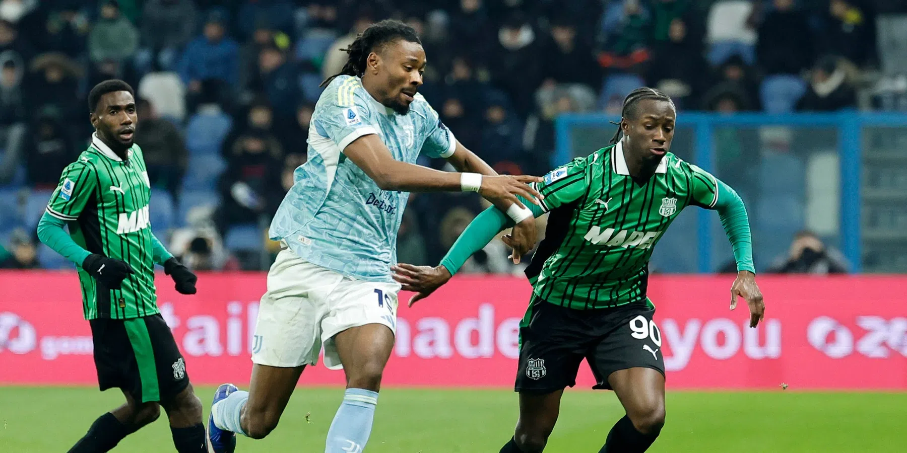 Juventus houdt koploper Internazionale in zicht na klinkende zege op Sassuolo