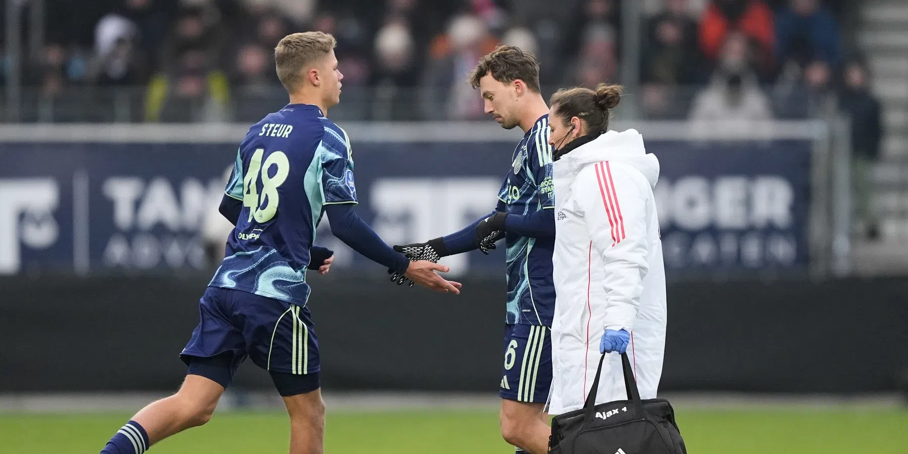 Ajax-blessure Youri Regeer valt mee