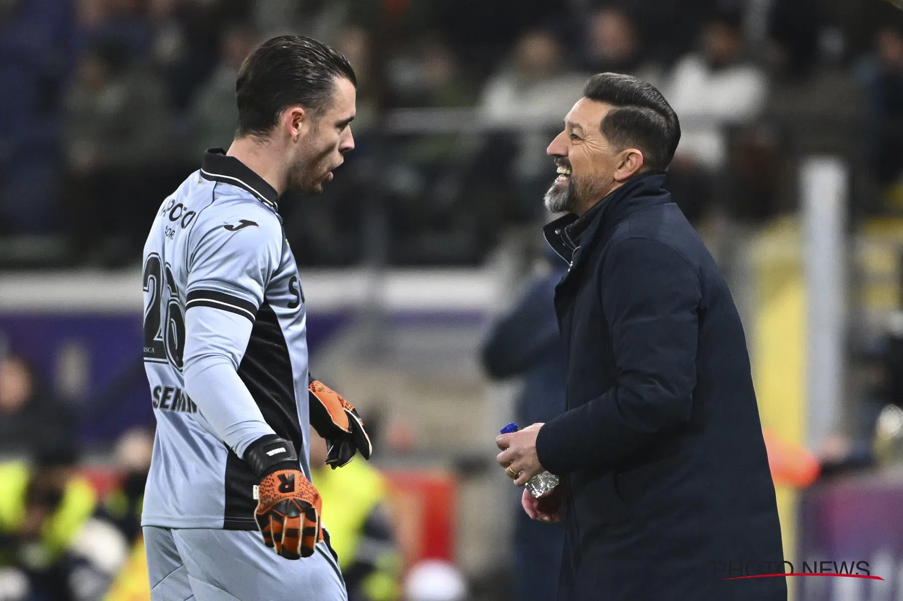 Besnik Hasi emotioneel op gala, maar geen verlof: “De Cat mag nog niet drinken”